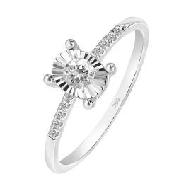 Elegant oval solitaire illusion engagement ring in 18K gold - 1